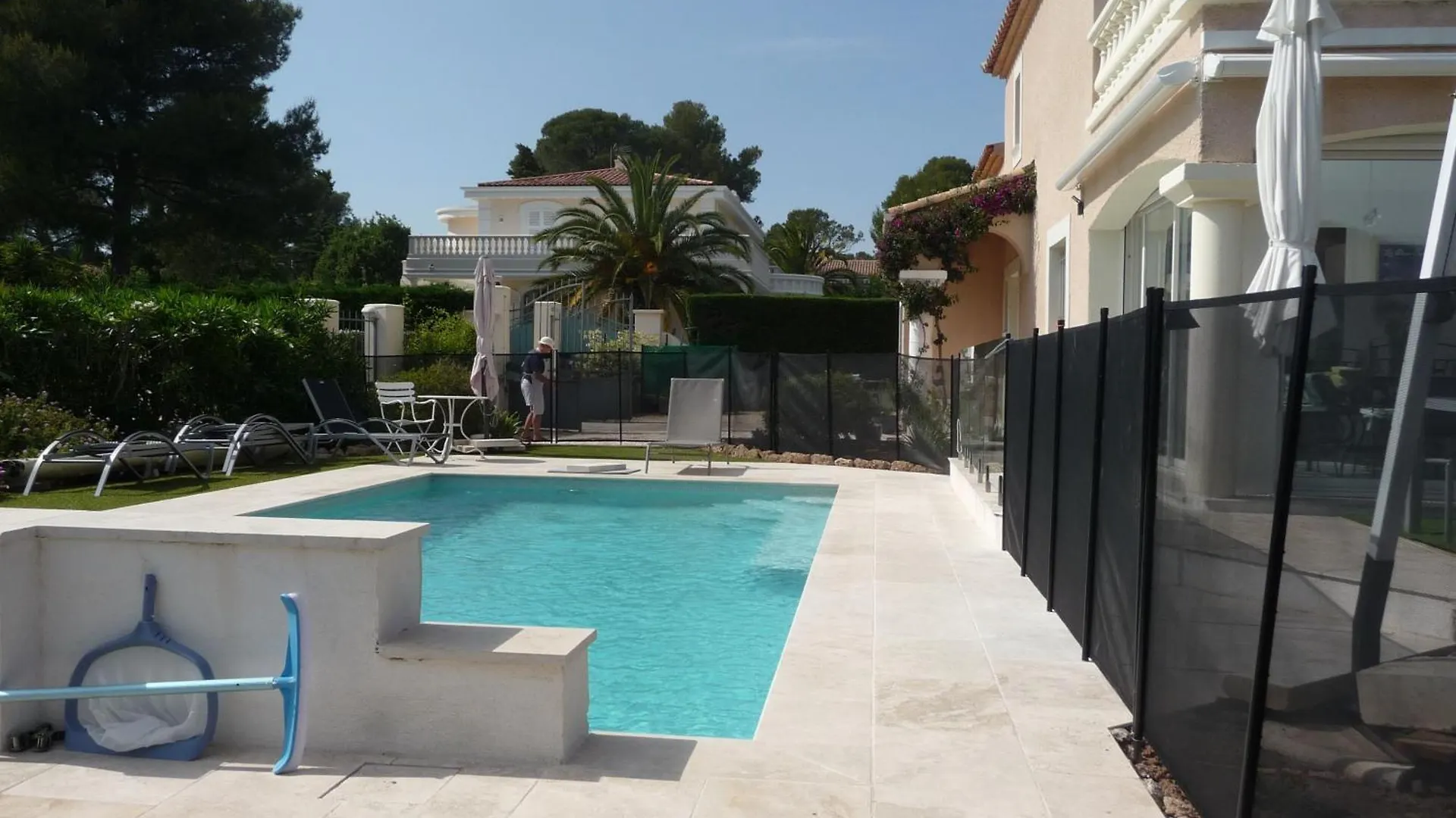Villa Iris, Climatisee Avec 4 Chambres Et Piscine A Boulouris Sur Mer Saint-Raphael  France