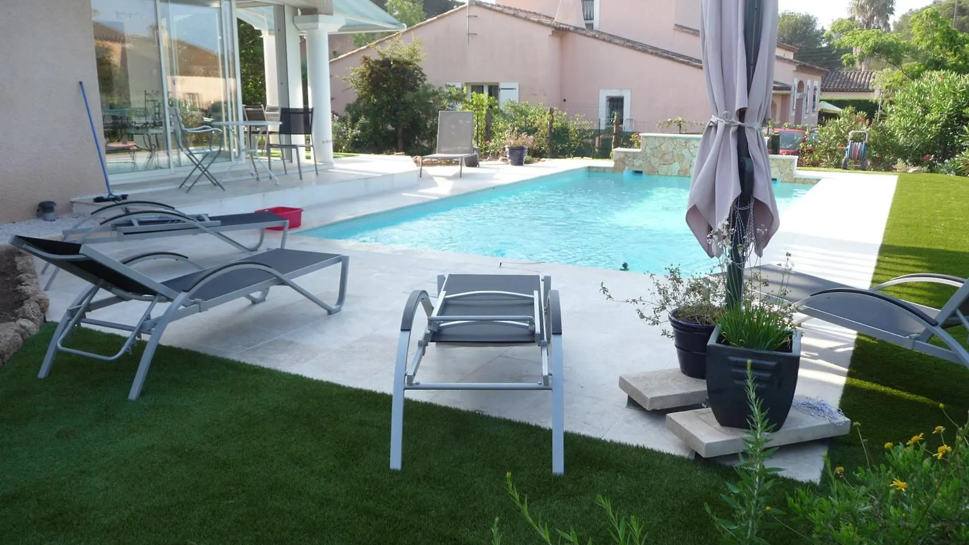 Villa Iris, Climatisee Avec 4 Chambres Et Piscine A Boulouris Sur Mer Saint-Raphaël