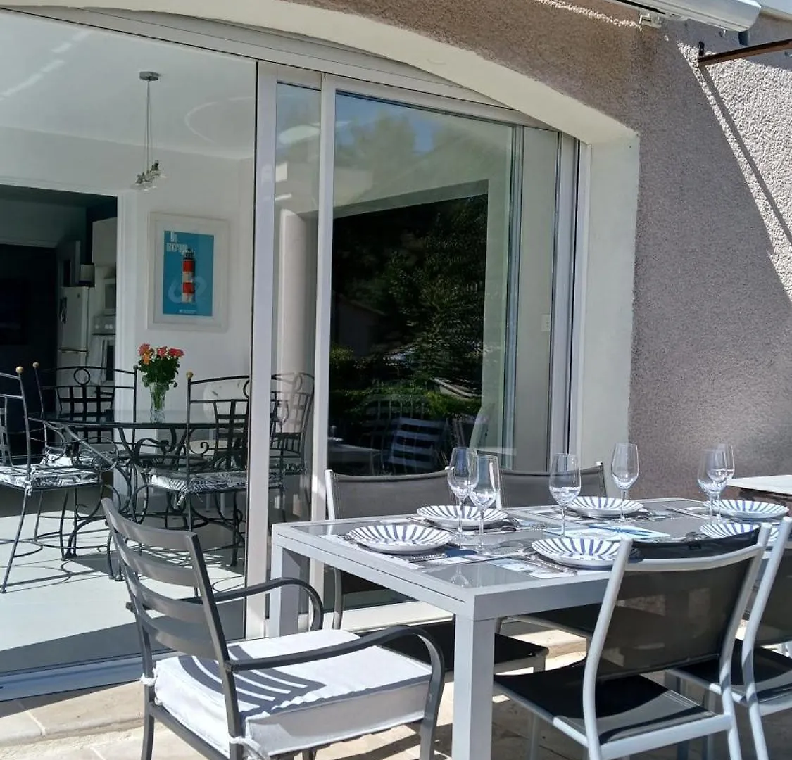 Villa Iris, Climatisee Avec 4 Chambres Et Piscine A Boulouris Sur Mer Saint-Raphael