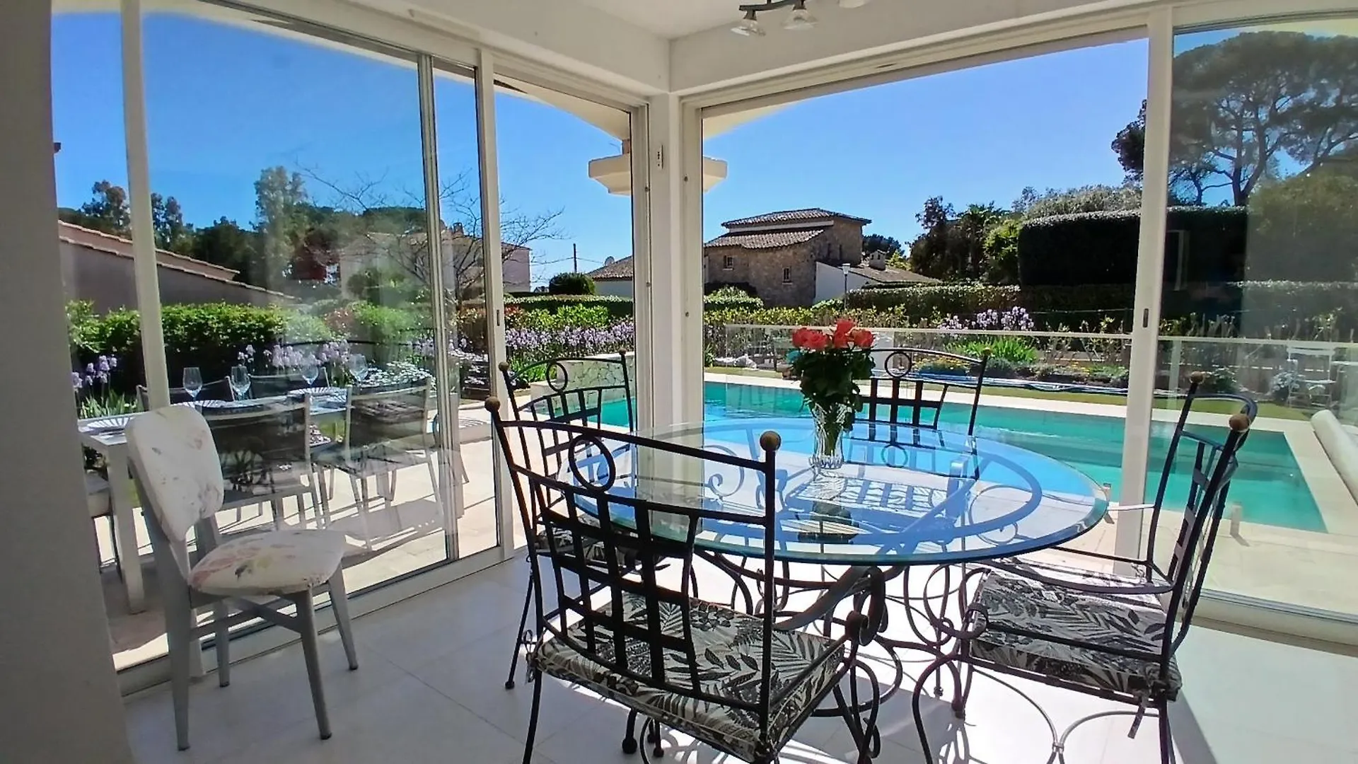 Villa Iris, Climatisee Avec 4 Chambres Et Piscine A Boulouris Sur Mer Saint-Raphaël