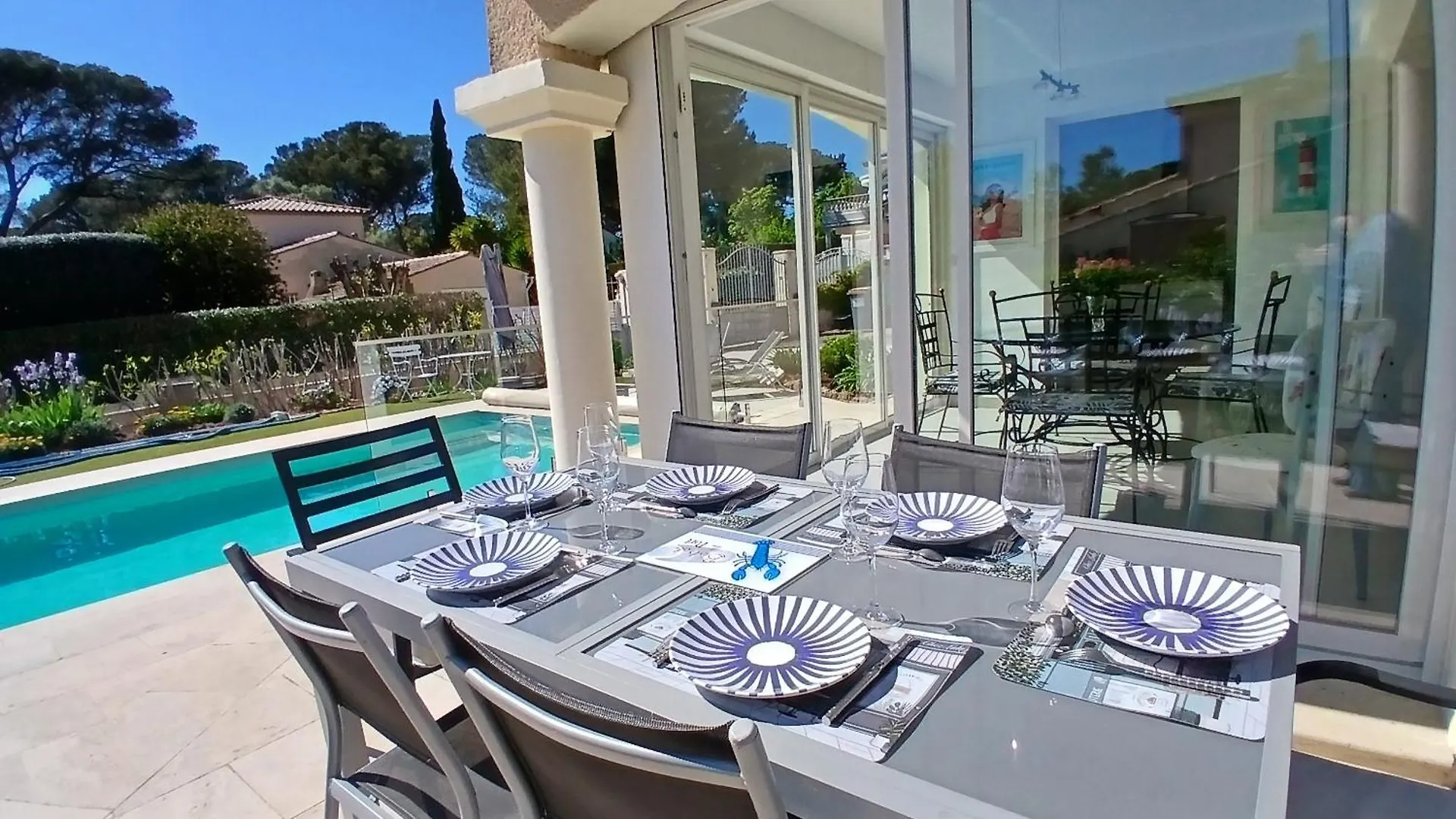 Villa Iris, Climatisee Avec 4 Chambres Et Piscine A Boulouris Sur Mer Saint-Raphaël