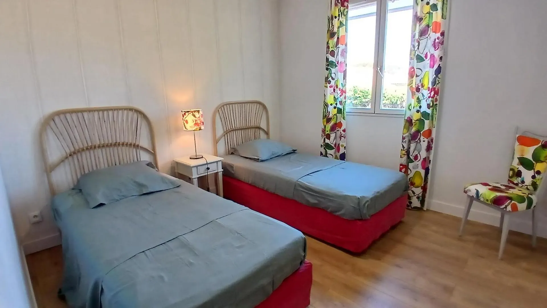Villa Iris, Climatisee Avec 4 Chambres Et Piscine A Boulouris Sur Mer Saint-Raphael  France