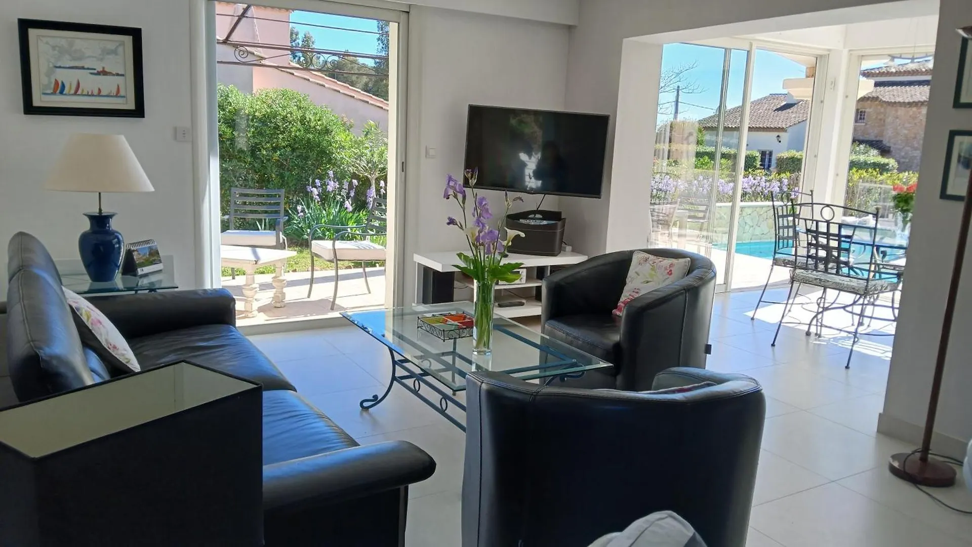 Villa Iris, Climatisee Avec 4 Chambres Et Piscine A Boulouris Sur Mer Saint-Raphael  0*, Saint-Raphael (Var) France