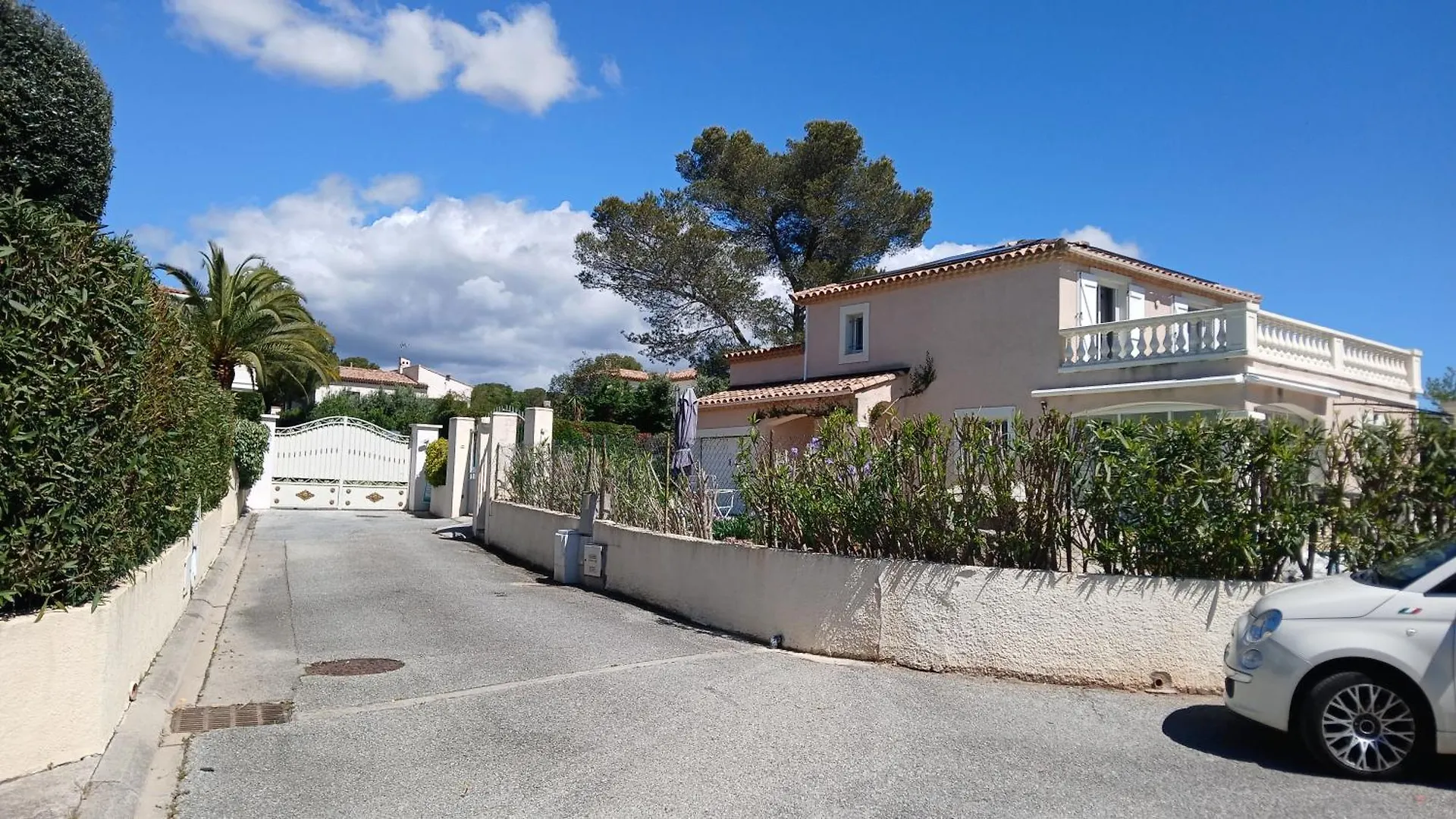 Villa Iris, Climatisee Avec 4 Chambres Et Piscine A Boulouris Sur Mer Saint-Raphaël Francia