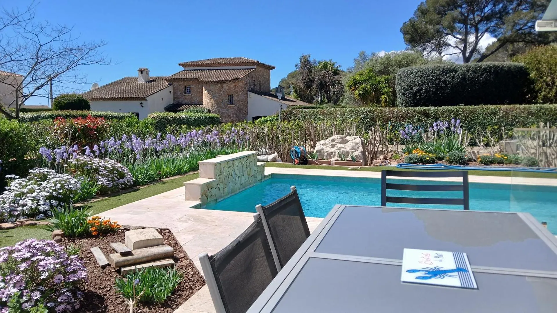 Villa Iris, Climatisee Avec 4 Chambres Et Piscine A Boulouris Sur Mer Saint-Raphael  France