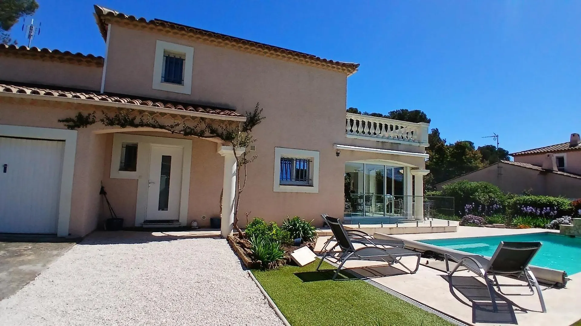 Villa Iris, Climatisee Avec 4 Chambres Et Piscine A Boulouris Sur Mer Saint-Raphael