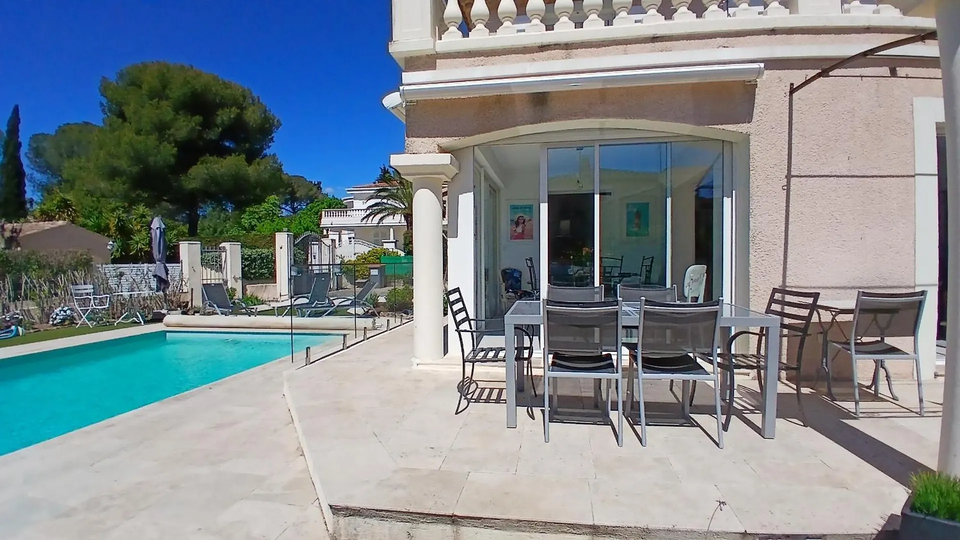 Villa Iris, Climatisee Avec 4 Chambres Et Piscine A Boulouris Sur Mer Saint-Raphaël